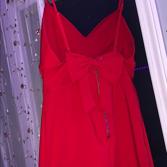 RED DRESS - Picture 3 of 3